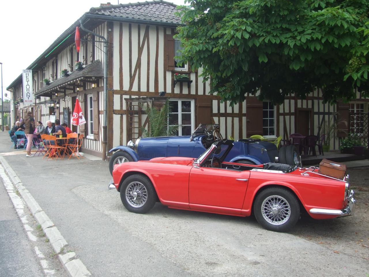 La Petite Auberge Chatelraould-Saint-Louvent Buitenkant foto