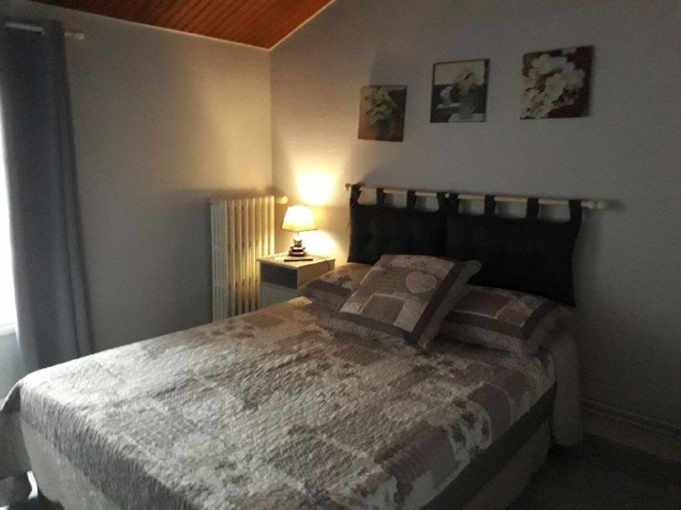 La Petite Auberge Chatelraould-Saint-Louvent Buitenkant foto